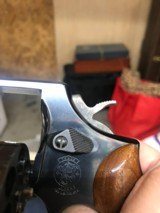 Smith and Wesson 10-11 (4 in, blue, rnd. Butt) - 4 of 8