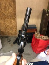 Smith and Wesson 10-11 (4 in, blue, rnd. Butt) - 3 of 8