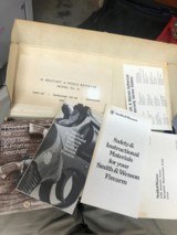 Smith and Wesson 10-11 (4 in, blue, rnd. Butt) - 8 of 8