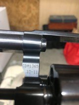 Smith and Wesson 10-11 (4 in, blue, rnd. Butt) - 5 of 8