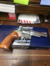 Smith and Wesson 66-1 (4 in, P and R) - 1 of 8