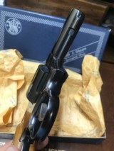 Smith and Wesson 13-2 (3 in, blue, orig box) - 5 of 9