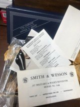 Smith and Wesson 13-2 (3 in, blue, orig box) - 4 of 9