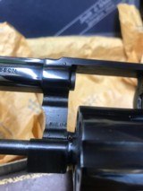 Smith and Wesson 13-2 (3 in, blue, orig box) - 7 of 9