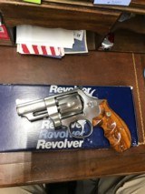 Smith and Wesson 657 (3 in, orig box) - 2 of 8