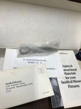 Smith and Wesson 29-3 (3 in, orig box) - 4 of 8