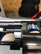 Smith and Wesson 19-5 ( 2 in, blue) - 5 of 5