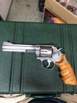Smith and Wesson 686 (6 in, no dash, combats) - 2 of 6