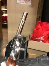 Smith and Wesson 19-5 (4 in, nickel, targets) - 5 of 5