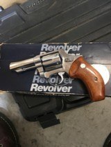 Smith and Wesson 650 (3 in, stainless, targets) - 2 of 6