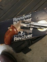 Smith and Wesson 650 (3 in, stainless, targets) - 1 of 6