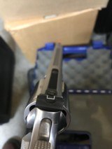 Smith and Wesson 686-5 (6in, PLUS, Orig box) - 5 of 5