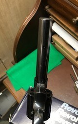 Smith and Wesson 586-3 (4 in, blue, box) - 5 of 6