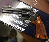 Smith and Wesson 586-3 (4 in, blue, box) - 1 of 6