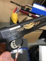 Colt Government Premier Series (gold engraving, 45 acp) - 5 of 13