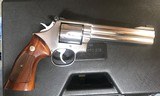Smith and Wesson 686 (6 in, stainless, targets) - 2 of 6