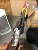 Smith and Wesson 686 (6 in, stainless, targets) - 4 of 6