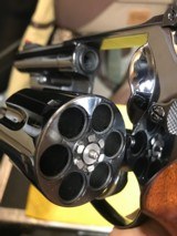 Smith and Wesson 57 (4 in, blue) - 5 of 8