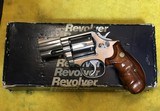 Smith and Wesson 686 (2.5 in, box, paper) - 2 of 8