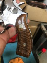 Smith and Wesson 64-3 (3 in, heavy barrel) - 5 of 8