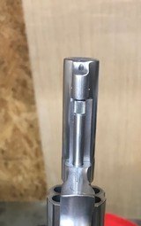 Smith and Wesson 64-3 (3 in, heavy barrel) - 4 of 8