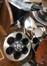 Smith and Wesson 57 (4 in, nickel) - 4 of 7