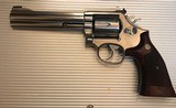 Smith and Wesson 686 (6 in, stainless) - 1 of 6