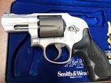 Smith and Wesson 296 Airlite (44 spl, 2 in, airlite) - 2 of 8