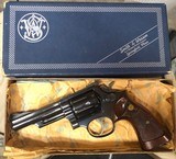 Smith and Wesson 19-3 (4 in, blue) - 2 of 7