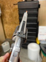 Smith and Wesson 686 (4 in, no dash) - 4 of 8