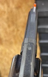 Smith and Wesson 57 (4 in, blue) - 6 of 9