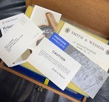 Smith and Wesson 27-2 (3 1/2, blue, box) - 4 of 8