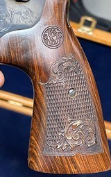 Smith and Wesson 29-10 (4 inch, engraved, box) - 5 of 8