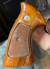 Smith and Wesson 29-2 (4 in, blue, pres. Box) - 5 of 10