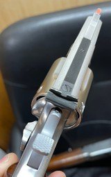 Smith and Wesson 66-1 (2 1/2 inch, orig box) - 3 of 7