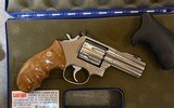 Smith and Wesson 686-4 (Lew Horton, 3 in) - 2 of 11