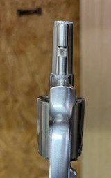 Smith and Wesson 60 (1 7/8th, orig. box) - 3 of 8