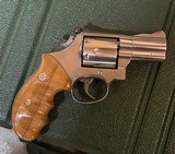 Smith and Wesson 686-4 (2 1/2 in, combats) - 2 of 5