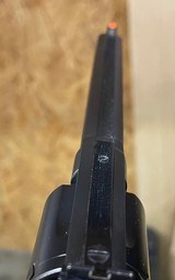 Smith and Wesson 586-3 (6 in, midnight blue) - 4 of 9