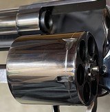 Smith and Wesson 29-5 (6 in, blue, unfluted) - 6 of 7