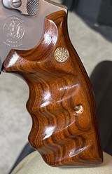 Smith and Wesson 617 (6 in, combats) - 7 of 8