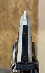 Smith and Wesson 15-3 (2 in, nickel) - 4 of 6