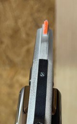 Smith and Wesson 19-5 (2 1/2 in, nickel) - 4 of 8