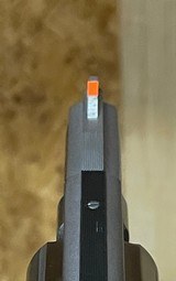 Smith and Wesson 686 (2 1/2 in, box) - 4 of 8