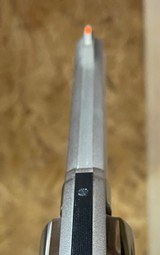 Smith and Wesson 586-2 (6 in, nickel) - 4 of 7
