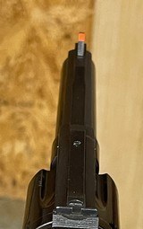 Smith and Wesson 29-2 (4 in, blue) - 3 of 8