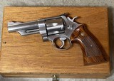 Smith and Wesson 629 (4 inch, p and r) - 1 of 8