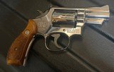 Smith and Wesson 19-4 (nickel, 2 1/2 in) - 2 of 6