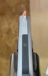 Smith and Wesson 686-3 (2 1/2 inch) - 4 of 5