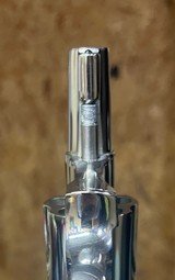Smith and Wesson 36 (nickel, snub) - 3 of 7